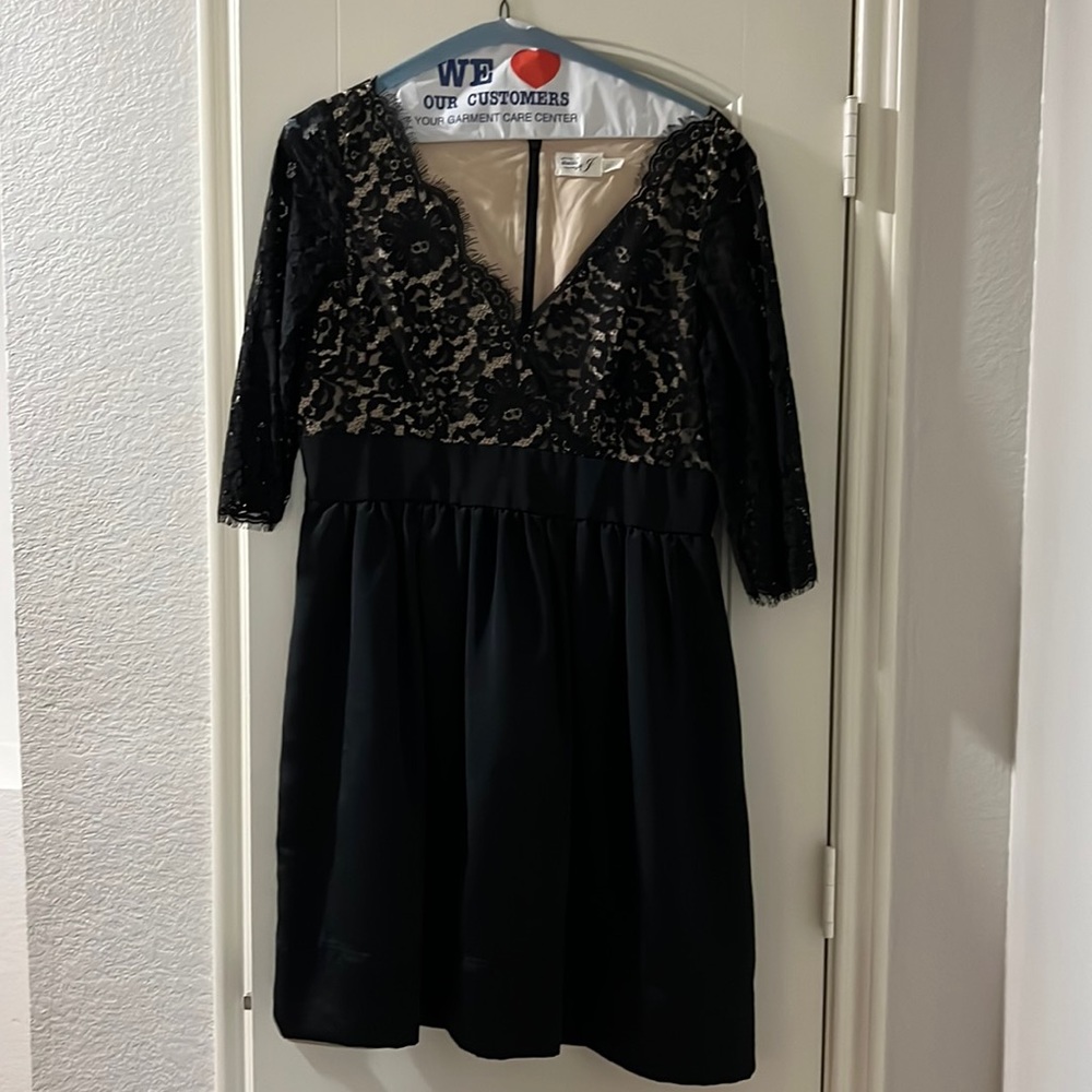 Great neckline.  Looks great on many body types.  I wore it to an event once.